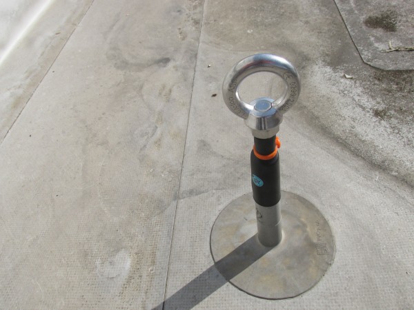 Dach-Einzel-Anschlagpunkt prüfen