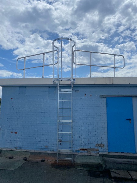 Steigleiter Ausstiegs-Geländer nachrüsten