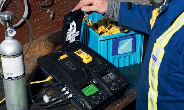 Qualifiziertes Fachpersonal für tragbare Gaswarngeräte