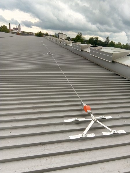 Prüfung permanente Absturzsicherung vor Ort